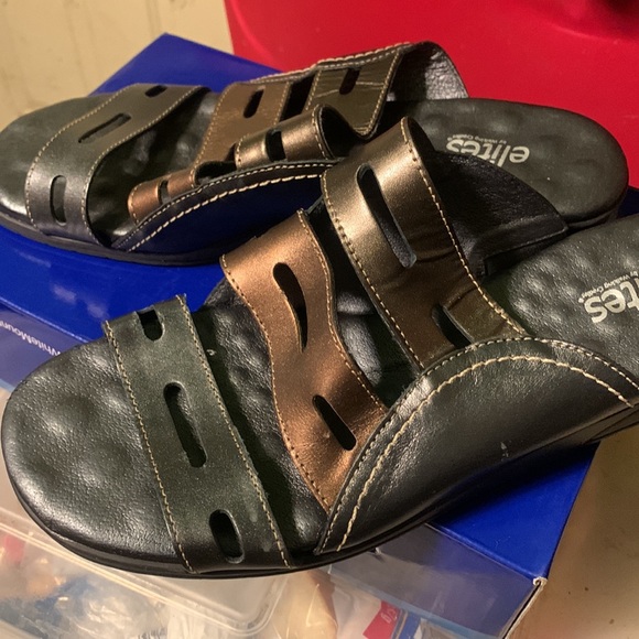 Elites Sandals - Picture 7 of 10